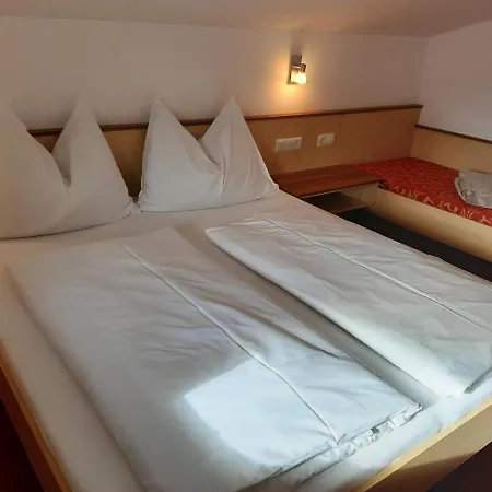 Bauernhof Burglehen Guest house