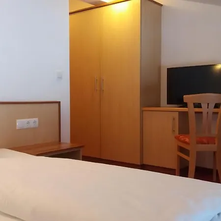 Bauernhof Burglehen Guest house
